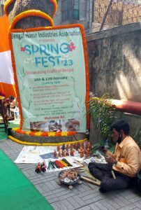 artisans showcased crafts of jute, dokra, basketry, mora, shola, oyster shell and a few others